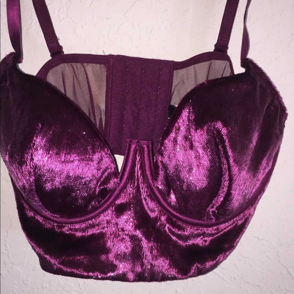 Victoria’s Secret Velvet Push Up Balconette - Picture 4 of 4